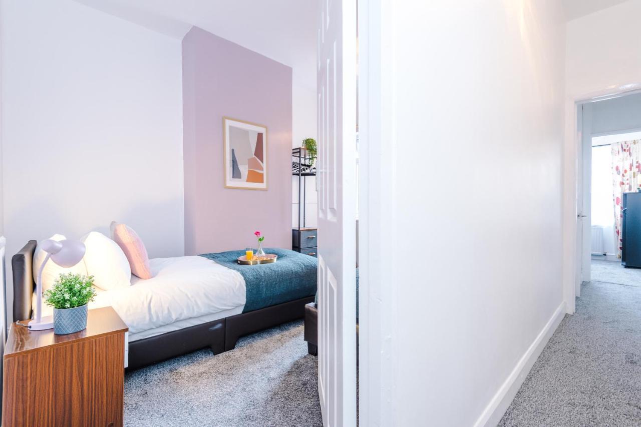 Harley House - Spacious Home With Free Netflix & Parking By Rocketbnb Coventry Buitenkant foto