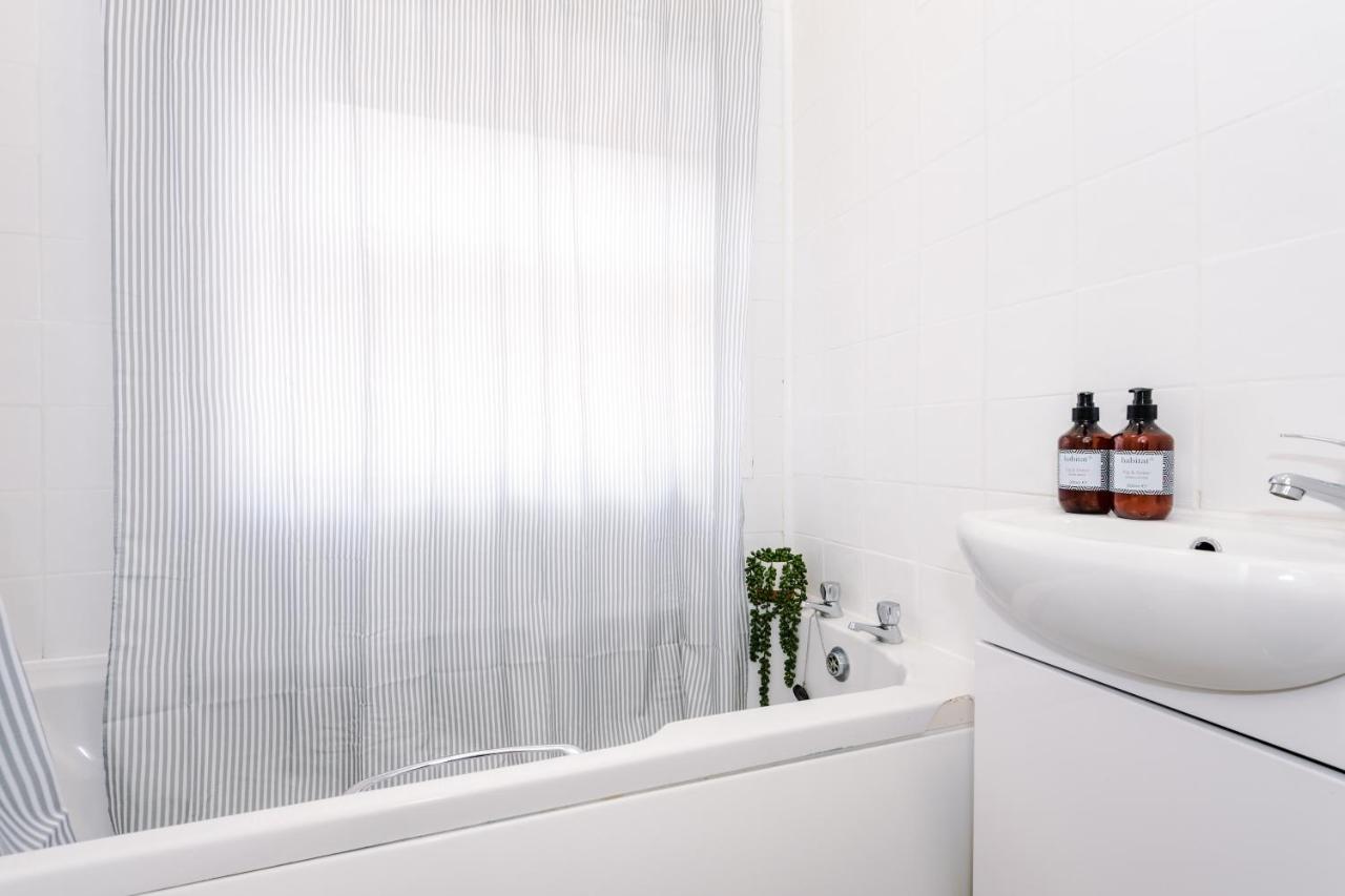 Harley House - Spacious Home With Free Netflix & Parking By Rocketbnb Coventry Buitenkant foto