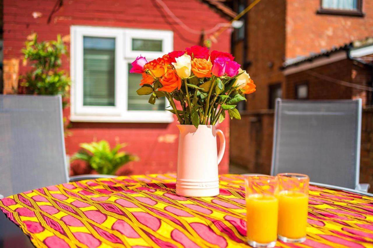 Harley House - Spacious Home With Free Netflix & Parking By Rocketbnb Coventry Buitenkant foto