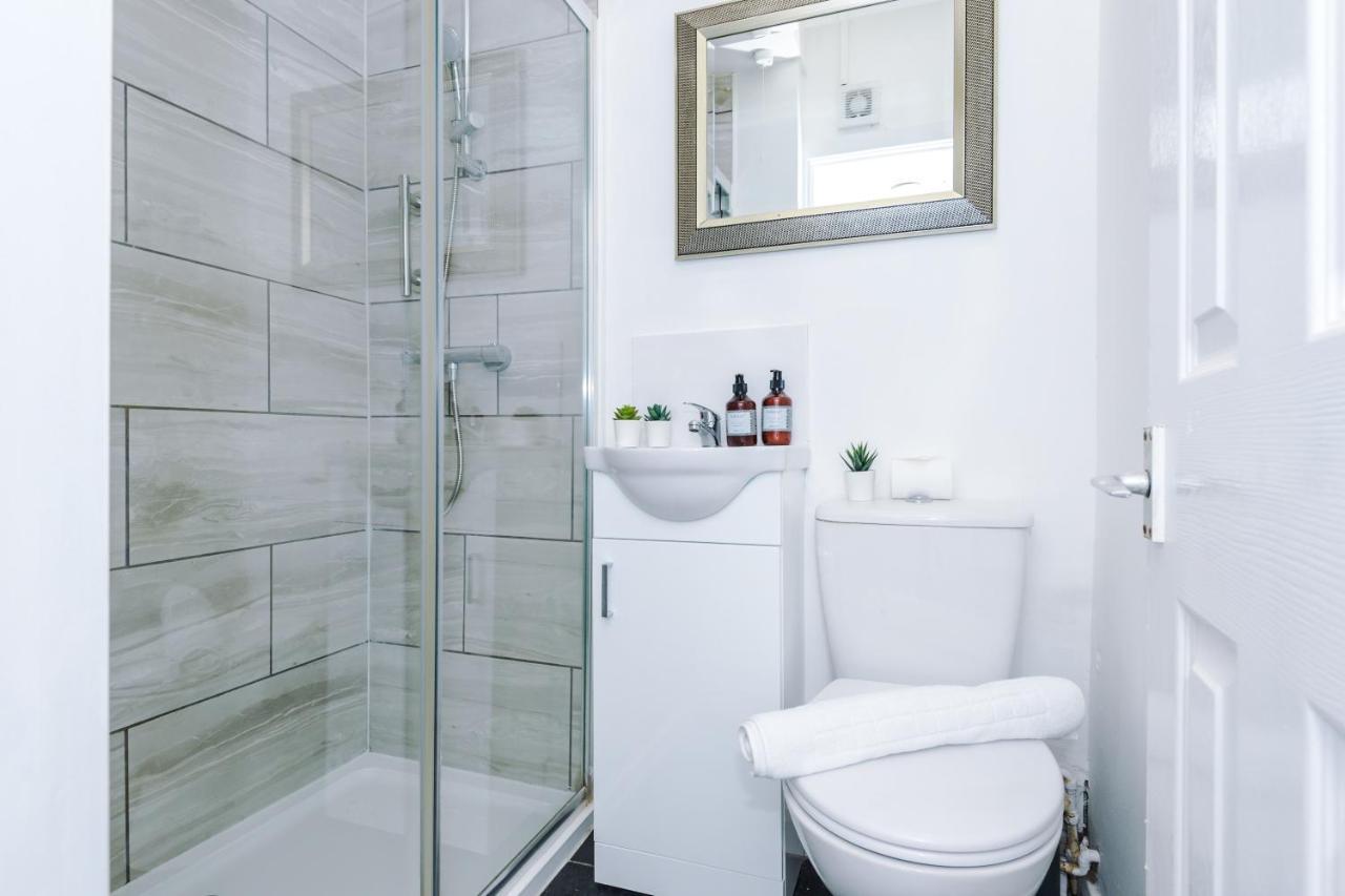 Harley House - Spacious Home With Free Netflix & Parking By Rocketbnb Coventry Buitenkant foto